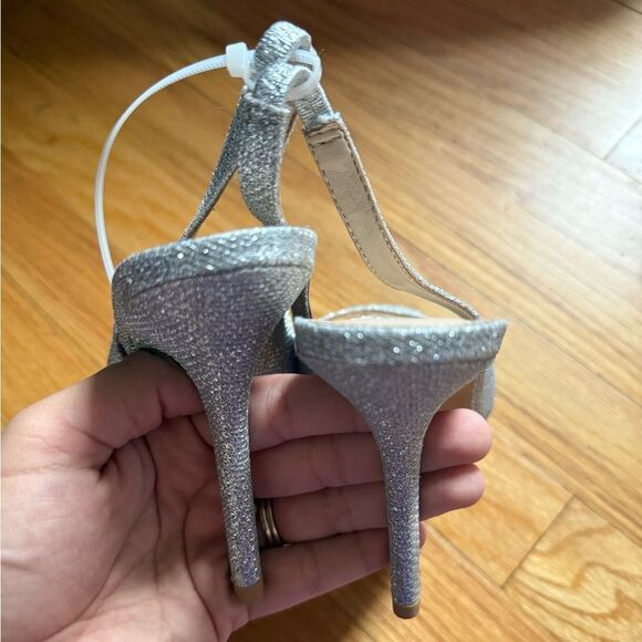 Pelle Moda | Rimma Metallic Slingback Pump - Picture 5 of 8